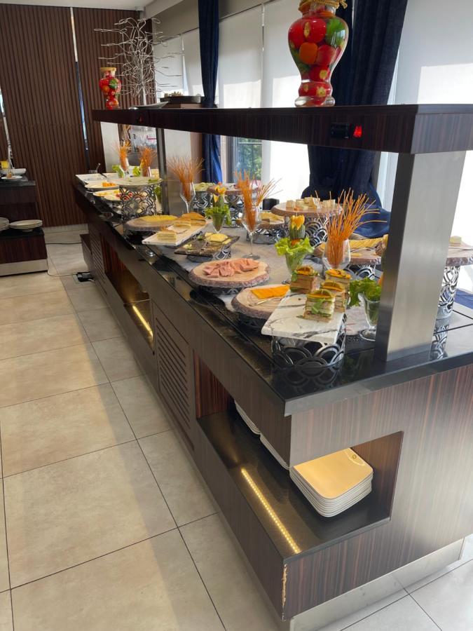 Souare Premium Hotel Conakry Ngoại thất bức ảnh
