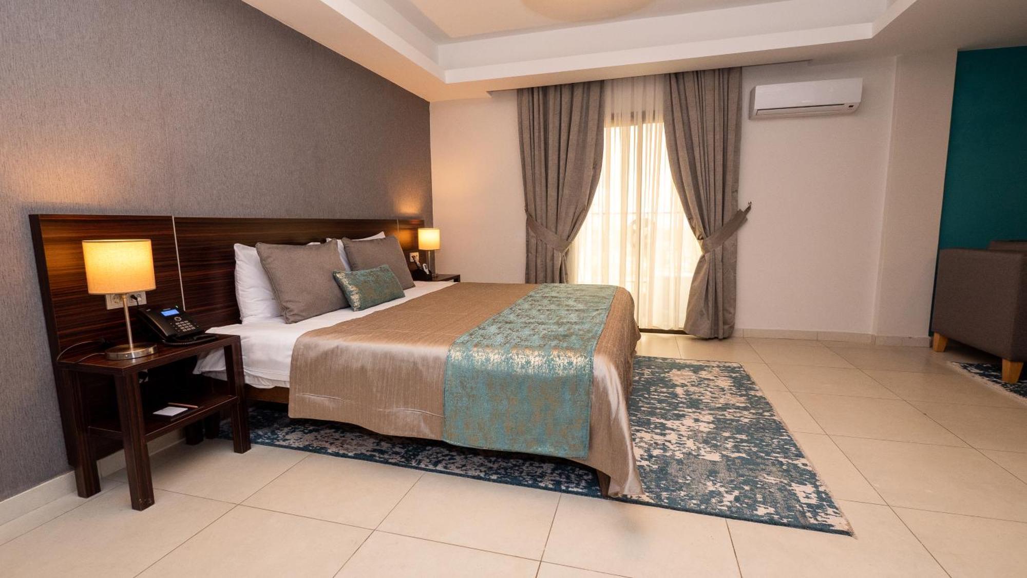 Souare Premium Hotel Conakry Ngoại thất bức ảnh